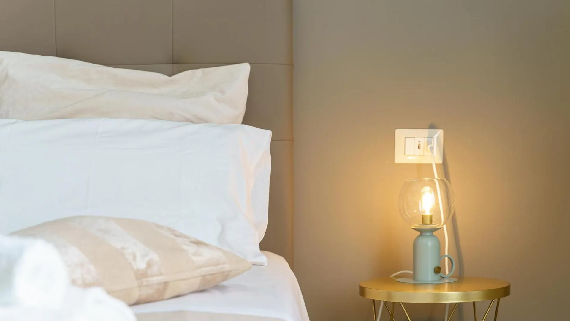 La Finestra Sul Duomo Bed & Breakfast Catania 0*,  Italy