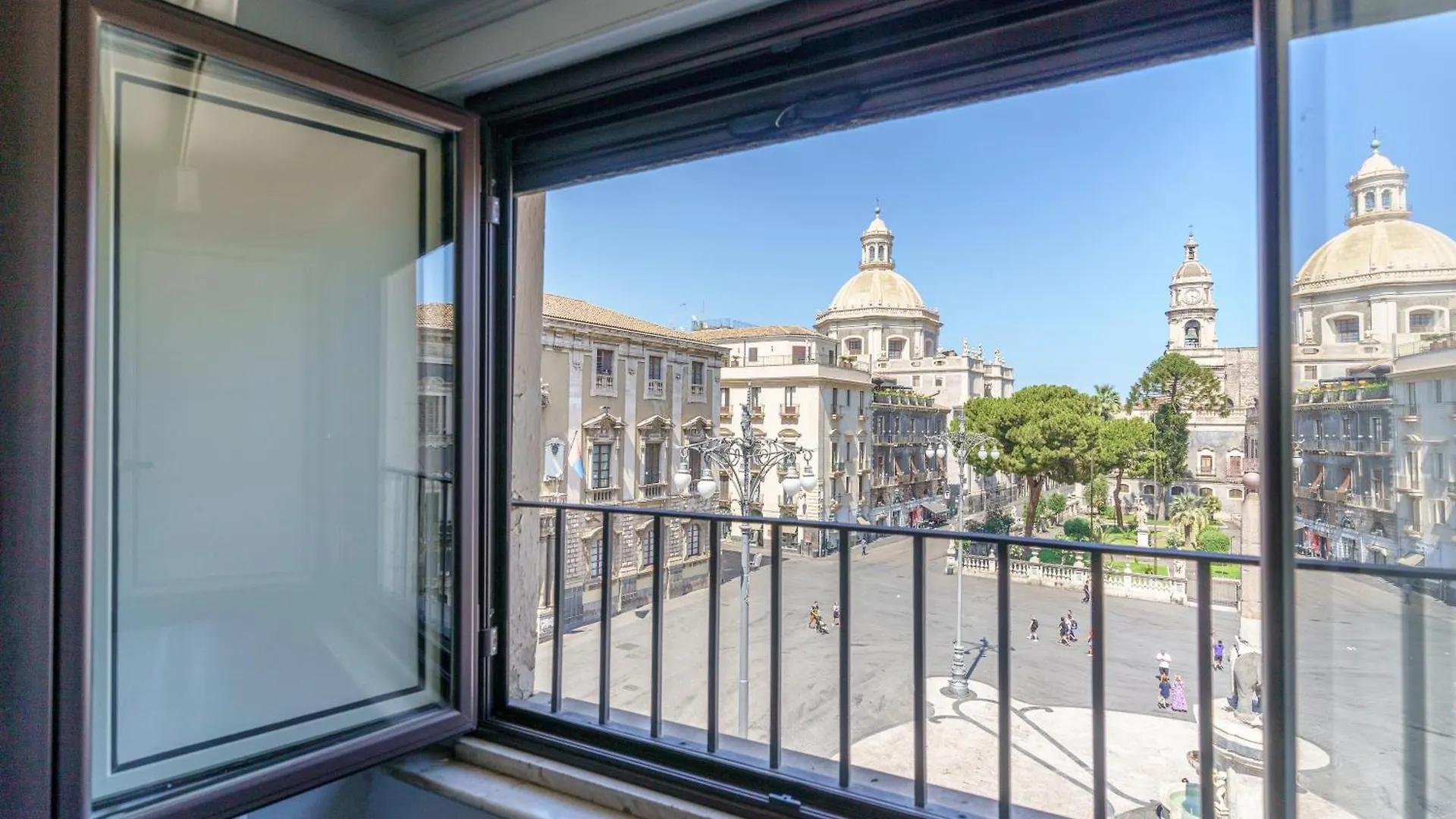 La Finestra Sul Duomo Bed & Breakfast Catania