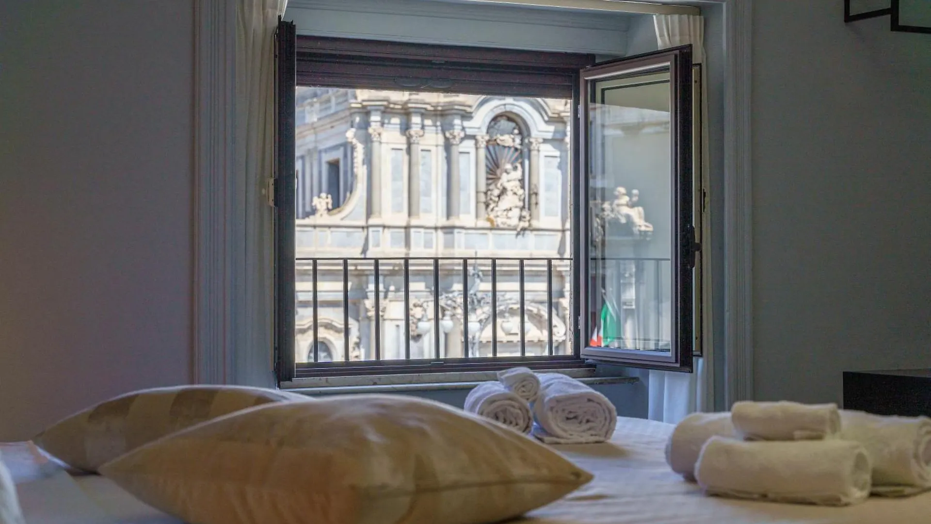 La Finestra Sul Duomo Bed & Breakfast Catania Italy